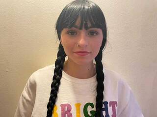 Еротски видео цхат CandyMelanie