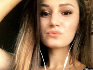 Еротски видео цхат CandyMonica