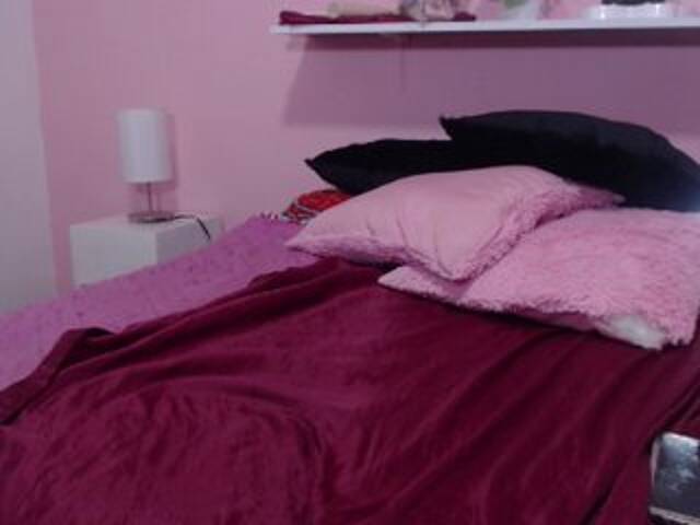 Емитовање снимка екрана candymonroe