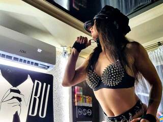 Еротски видео цхат Carin-France