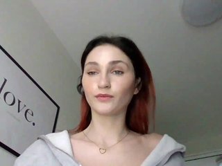 Еротски видео цхат CarmelinaDesire