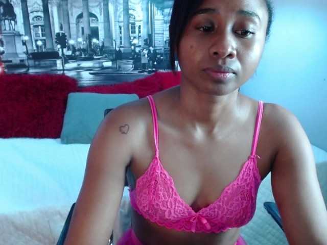 Емитовање снимка екрана CarolinnHub