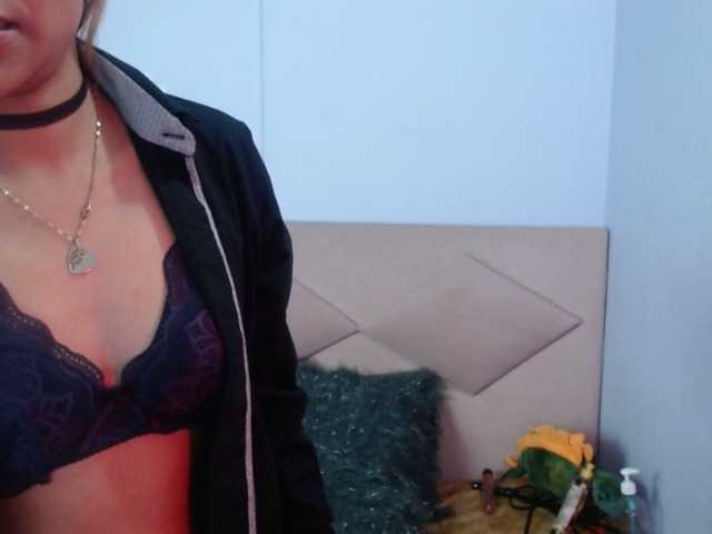 Емитовање снимка екрана CathaLee