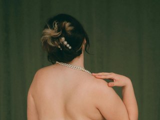 Еротски видео цхат CharleeKendall