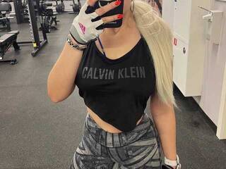 Еротски видео цхат CharlottaShy