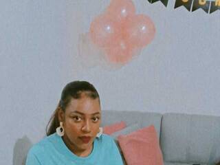 Еротски видео цхат CharlotteGill