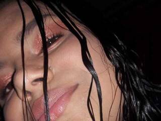 Еротски видео цхат CharlotteHolmin