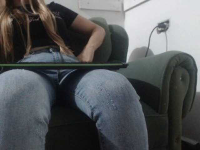 Емитовање снимка екрана charlottesex9