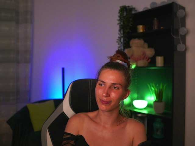 Емитовање снимка екрана charlottgotit