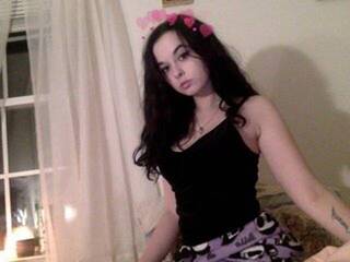 Еротски видео цхат Cherryybluntt