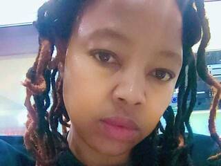 Еротски видео цхат Chocolatelipsx