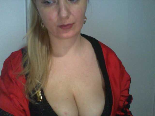 Емитовање снимка екрана ChristinaHotX