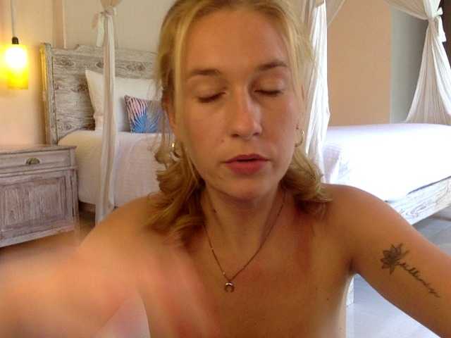 Емитовање снимка екрана lilbadgurl