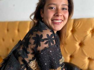 Еротски видео цхат Cloe-Flower