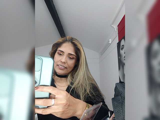 Емитовање снимка екрана CloeFerreli