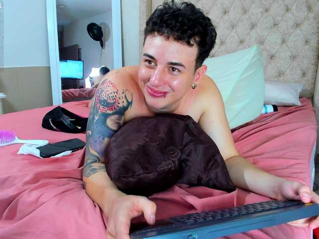 Емитовање снимка екрана couplehorny1