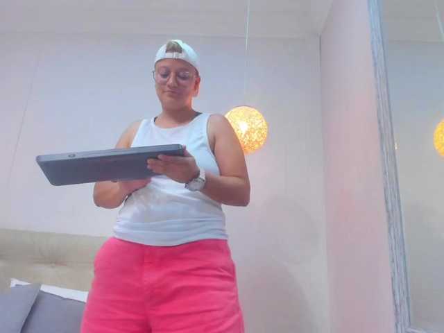 Емитовање снимка екрана CristinStewar