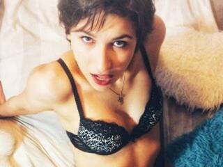 Еротски видео цхат CumAddicted