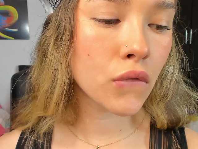 Емитовање снимка екрана curlygirl1