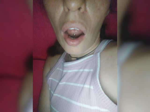 Фотографије CurlyHanna #horny#pircing#tongue#nipples#perfored#milf#