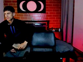 Еротски видео цхат CurlyScarlett13