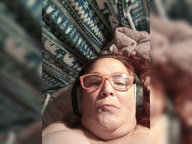 Емитовање снимка екрана CurvyMeg