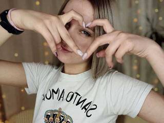 Еротски видео цхат CyrilaPuff