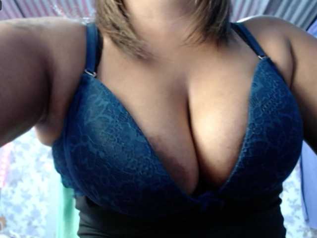 Фотографије Dahian-Diamod hey♥ come to play♥ hru? #milf #ebony #mommy #latina #mature♥♥♥