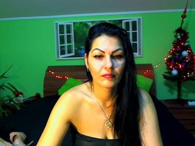 Емитовање снимка екрана DamnedQueen