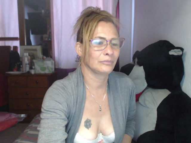 Емитовање снимка екрана Daniela-hot1