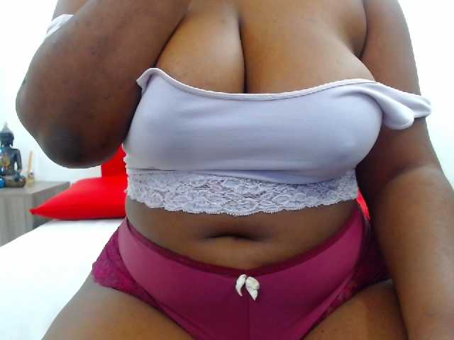 Фотографије DarnellQueen Run your tongue through my body make your way down to my #pussy and endulge yourself with my body @goal #squirt #ride #dildo / #bbw #latina #lush #hitachi #bigass #bigboobs #ebony