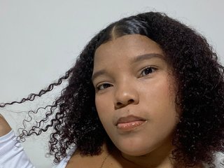 Еротски видео цхат DayanRoux