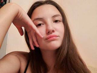 Еротски видео цхат Dineris131