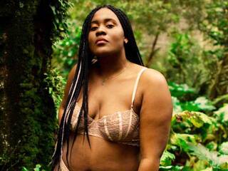 Еротски видео цхат DiosaEbano