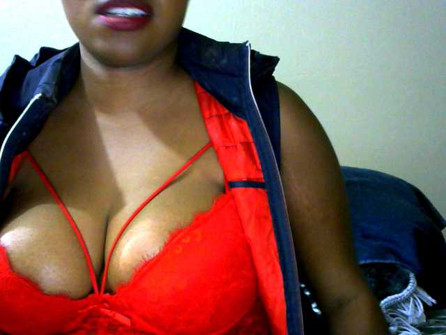 Емитовање снимка екрана EbonyBooty