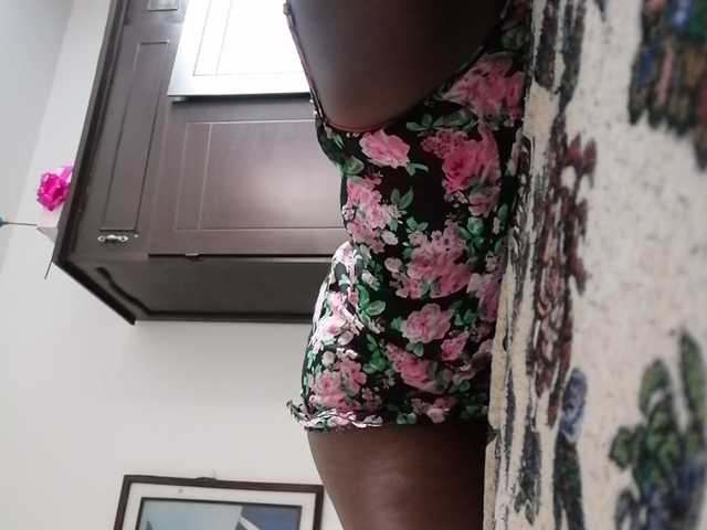 Емитовање снимка екрана EbonyHotTits