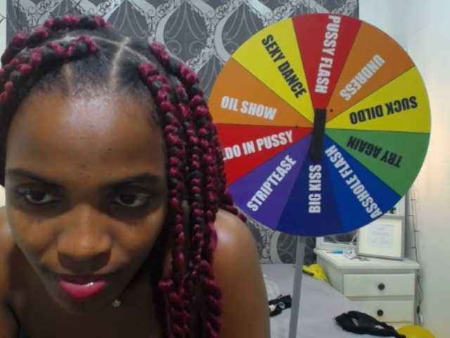 Фотографије EbonyLinda Hello guys :) Welcome to my oil show, you want to play with me ?do not forget to leave your gift #teen #bigboobs #latina #squirt #deep #cum