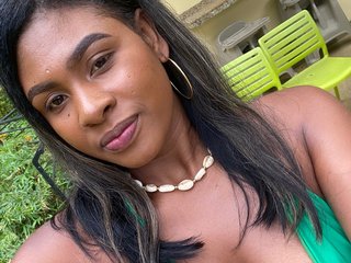 Еротски видео цхат EbonyyQueenn