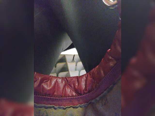 Емитовање снимка екрана EditaMilf