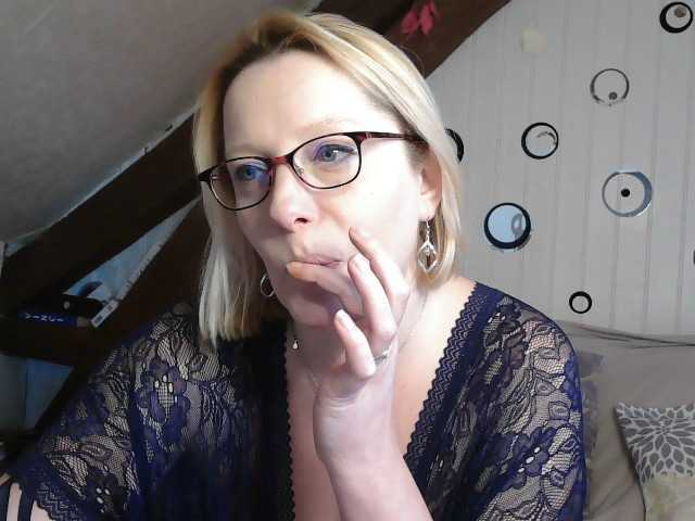 Емитовање снимка екрана EleannaRose