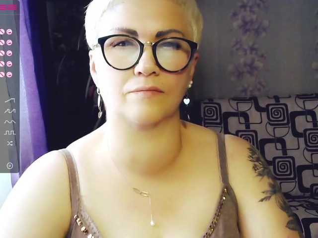 Емитовање снимка екрана Elenamilfa
