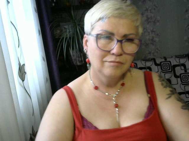 Емитовање снимка екрана Elenamilfa