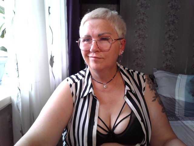 Емитовање снимка екрана Elenamilfa