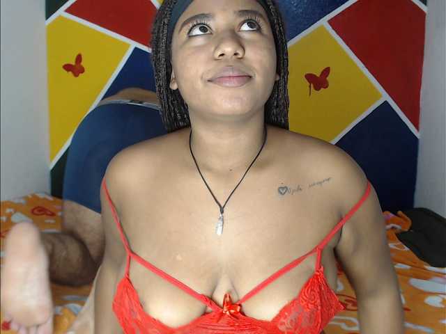 Емитовање снимка екрана ElenaThreesom