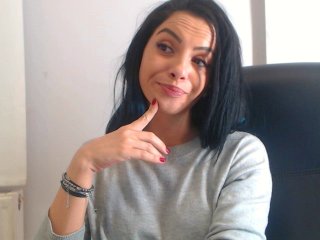 Фотографије ElisabethDiaz Hello guys welcome in my room , the lush is in a special place ;) . if u like me tip 10 tk , if u kiss me tip 20 , if u want to see me neked tip 250 tk :*:*