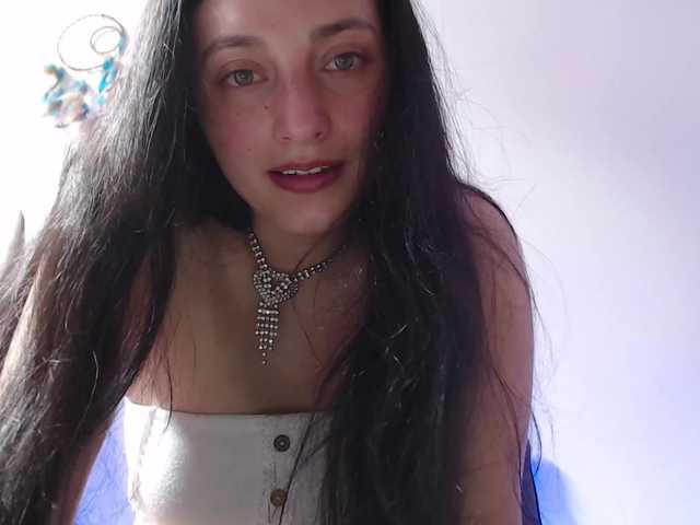 Фотографије elizabetheyes latina #hairy #feet #teen #daddy #bigboobs Im a cutie and naughty girl PLease make me feel good. Lovense on