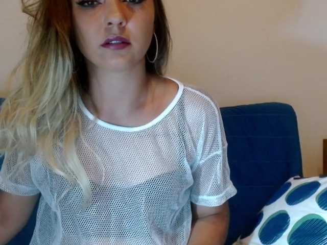 Емитовање снимка екрана EllaDesiree