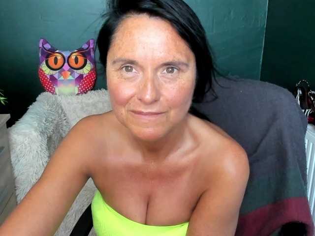 Фотографије ellenHeart #chatting #teasing #mature #domination