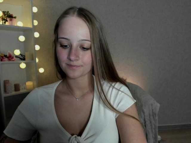Фотографије ElsaJean18 Enjoy my lovely #hot show! Warm welcome to everybody! I want to feel you guys #hot #teen #dance #show