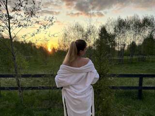 Еротски видео цхат Emaleena